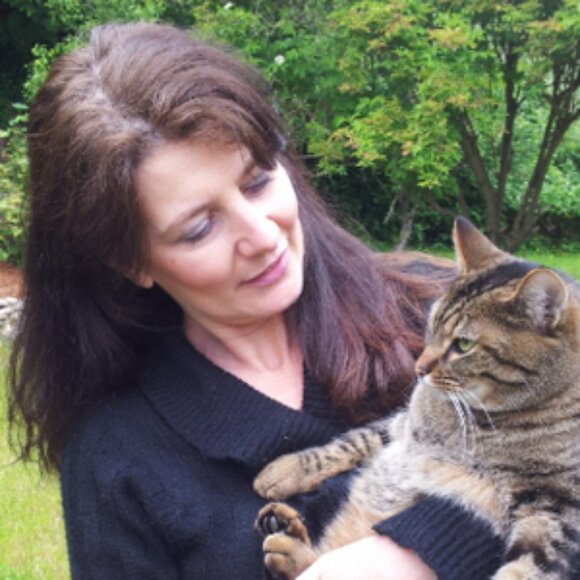 Meet your Posher, Coco (and cat Mimi) - Picture 1 of 2